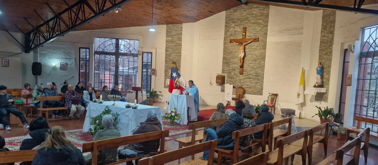 Asamblea parroquial reunida en la festividad de la Virgen del Carmen