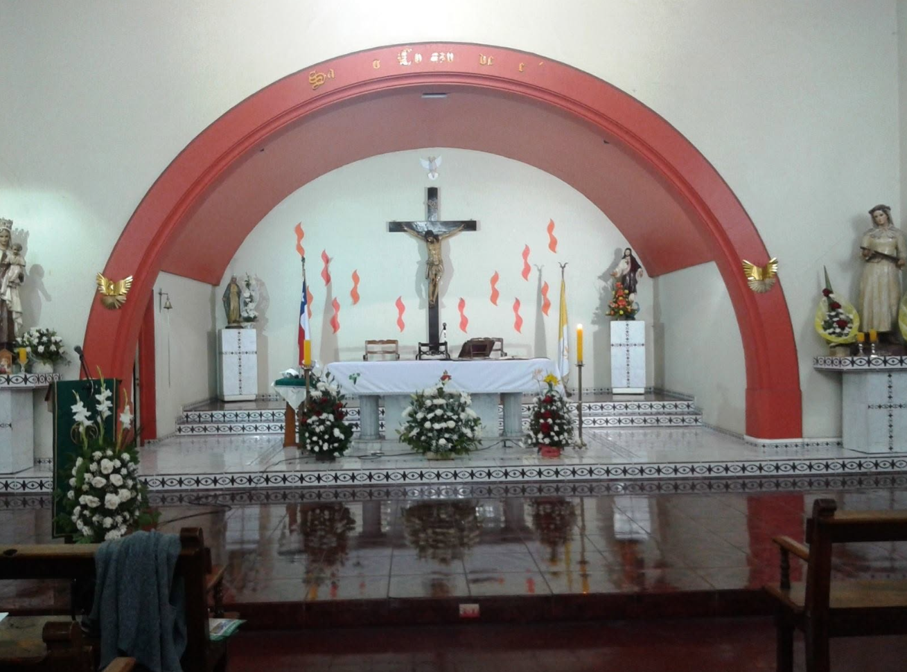 Interior y Altar de la Capilla